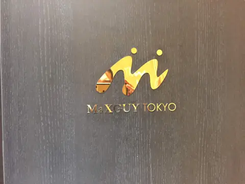 รายละเอียดโลโก้โลหะ Maxguy Tokyo