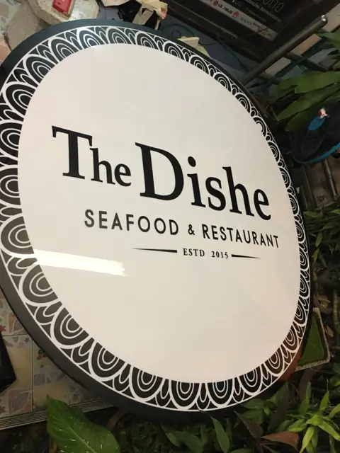 หน้าป้ายกล่องไฟวงกลม The Dishe