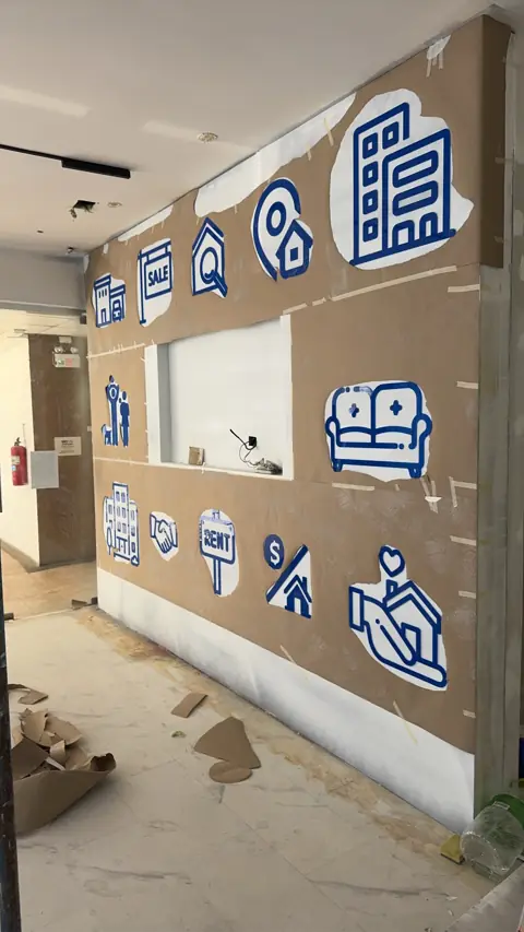 รายละเอียดตัวอักษร โลโก้ และชิ้นงานตัดขึ้นรูป