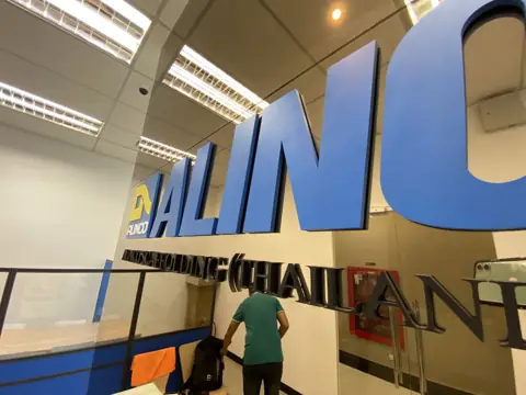 รายละเอียดตัวอักษร โลโก้ และชิ้นงานตัดขึ้นรูป
